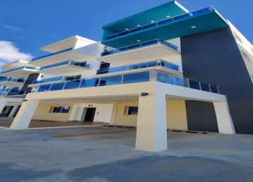 Se renta apartamento en 1er nivel de 98 m²  📌 Brisa Oriental VIII, Autopista de San Isidro.